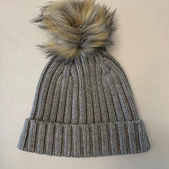 NEW J.Crew Ribbed Pom-Pom Beanie - Picture 3 of 8